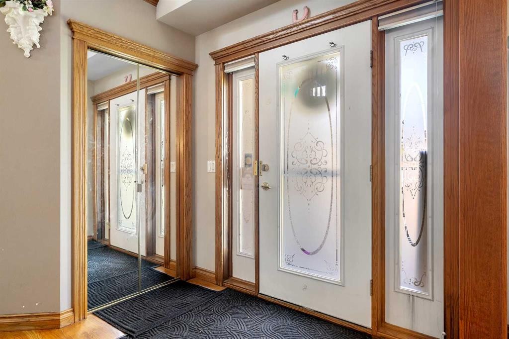 33 Edgevalley Way Nw, Calgary, AB - Indoor Photo Showing Other Room