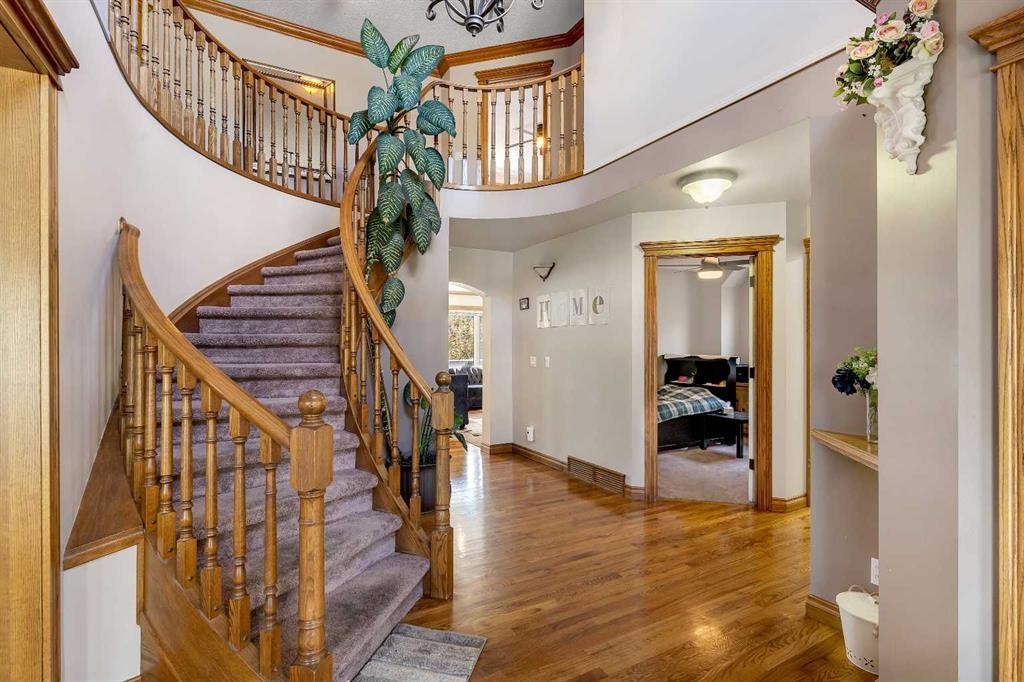 33 Edgevalley Way Nw, Calgary, AB - Indoor Photo Showing Other Room