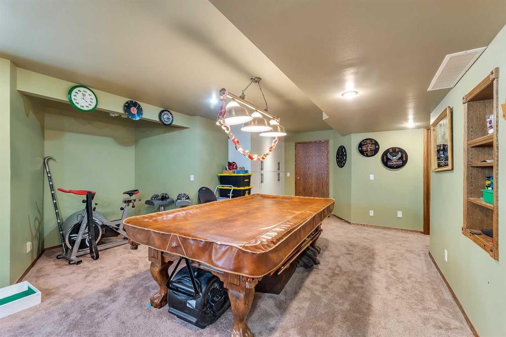 33 Edgevalley Way Nw, Calgary, AB - Indoor Photo Showing Other Room