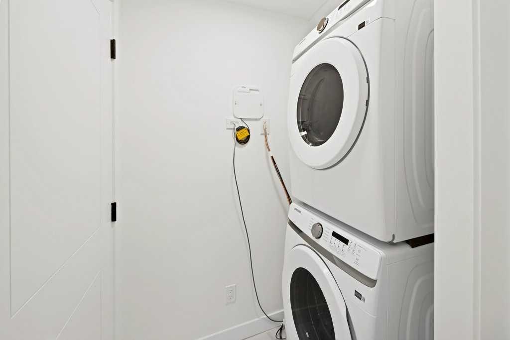 572 Seton Circle, Calgary, AB - Indoor Photo Showing Laundry Room