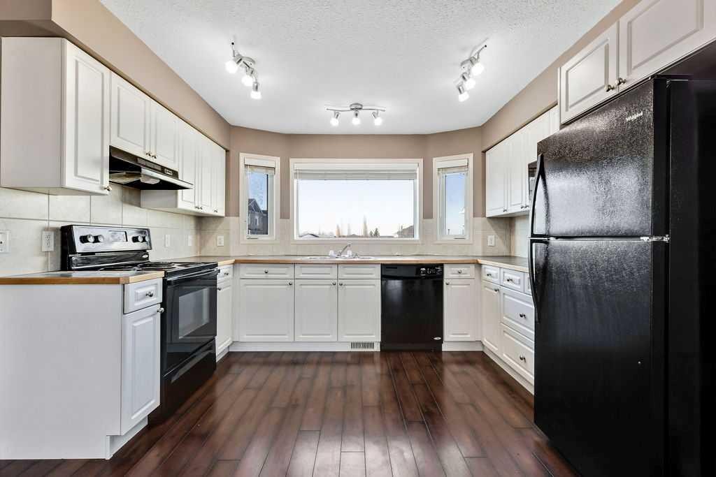 331 Strathcona Circle, Strathmore, AB - Indoor Photo Showing Kitchen