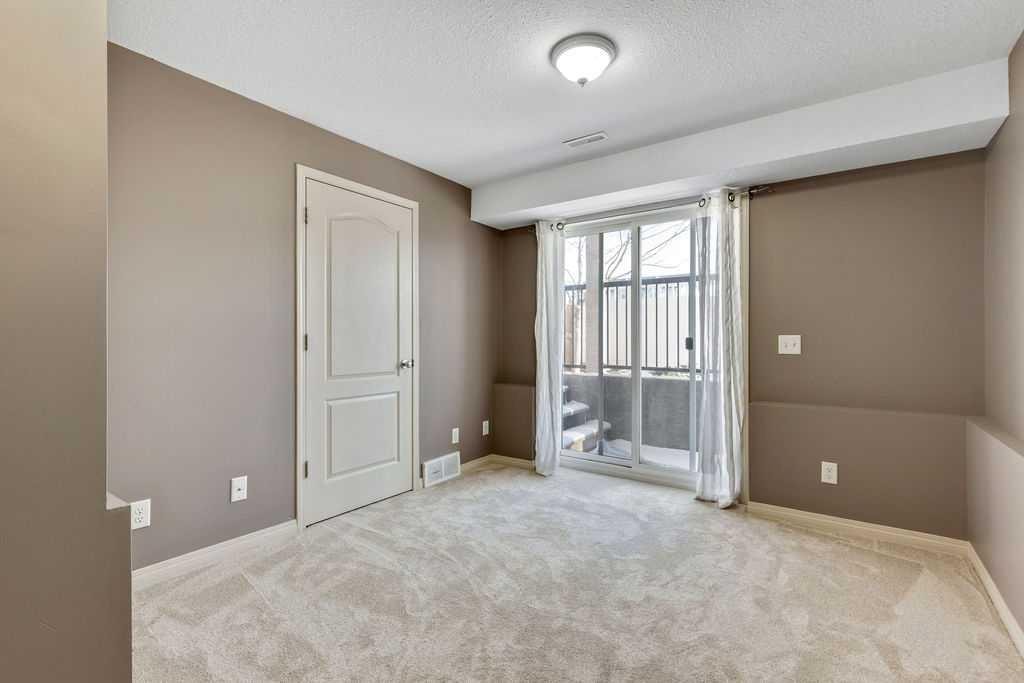 331 Strathcona Circle, Strathmore, AB - Indoor Photo Showing Other Room