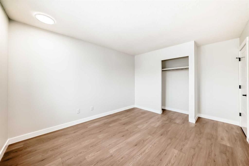 7634 24A Street Se, Calgary, AB - Indoor Photo Showing Other Room