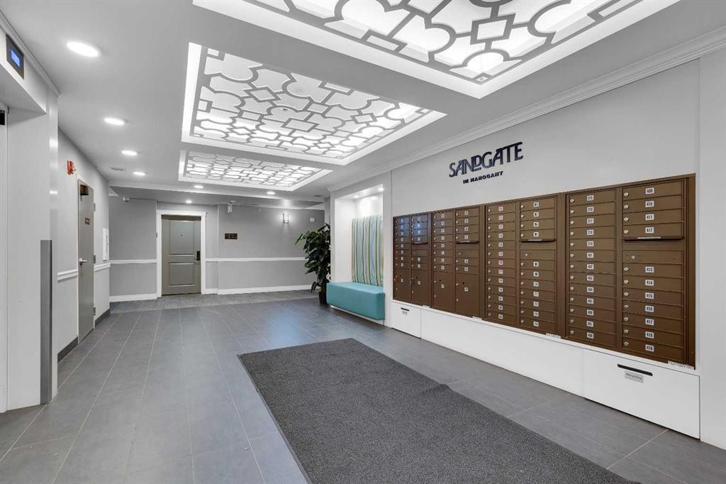 318-20 Mahogany Mews Se, Calgary, AB - Indoor Photo Showing Other Room