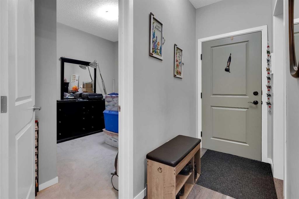 318-20 Mahogany Mews Se, Calgary, AB - Indoor Photo Showing Other Room