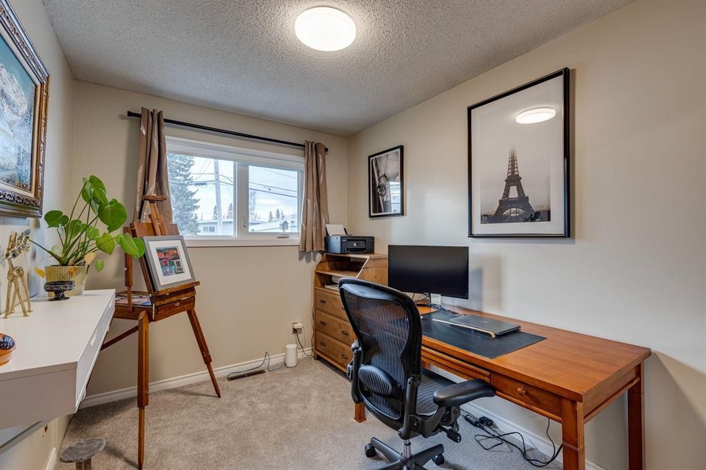 2015 Milne Drive Ne, Calgary, AB - Indoor Photo Showing Office