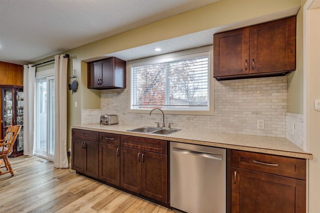 2015 Milne Drive Ne, Calgary, AB - Indoor Photo Showing Kitchen With Double Sink
