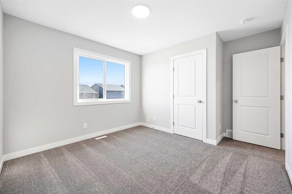 104 Mitchell Walk Nw, Calgary, AB - Indoor Photo Showing Other Room
