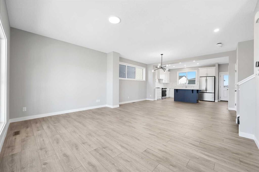 104 Mitchell Walk Nw, Calgary, AB - Indoor