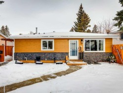 8620 46 Avenue NW Calgary, AB T3B 1Y7