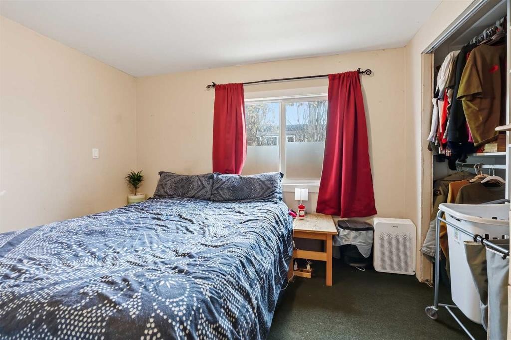 826 Bay Road, Strathmore, AB - Indoor Photo Showing Bedroom