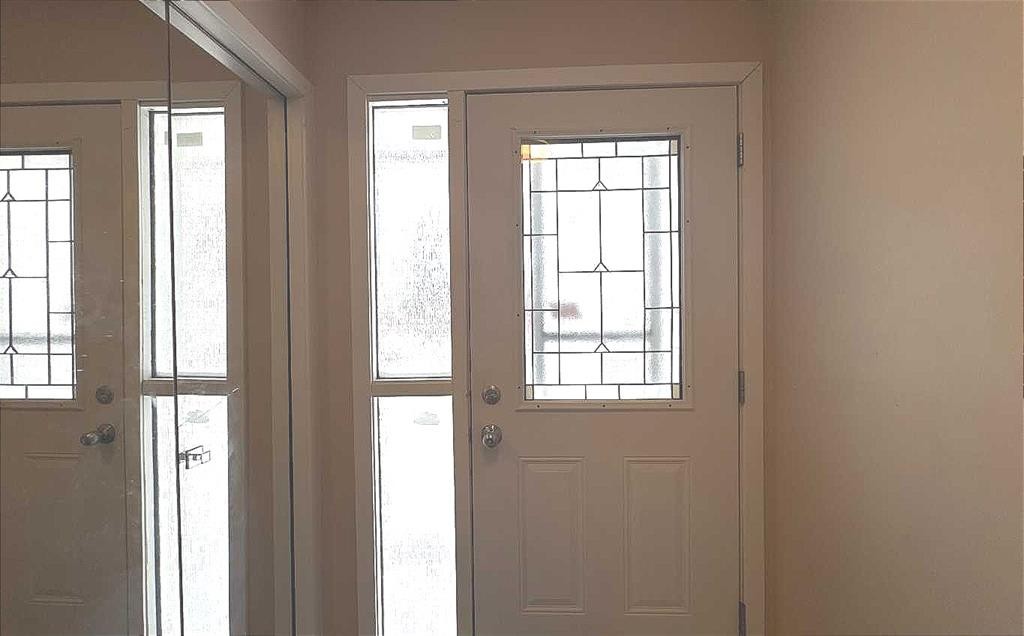 6111 26 Avenue Ne, Calgary, AB - Indoor Photo Showing Other Room