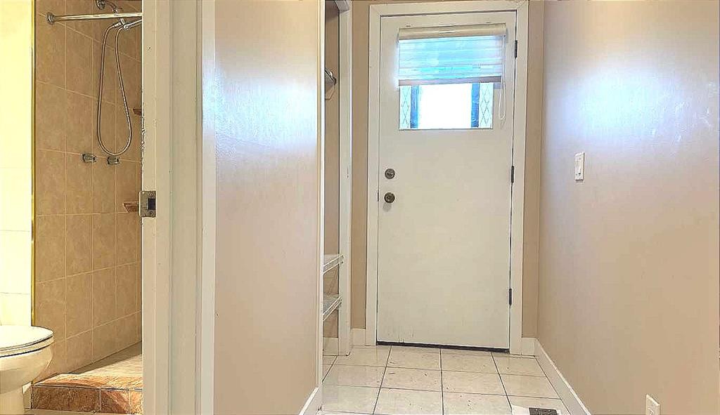 6111 26 Avenue Ne, Calgary, AB - Indoor