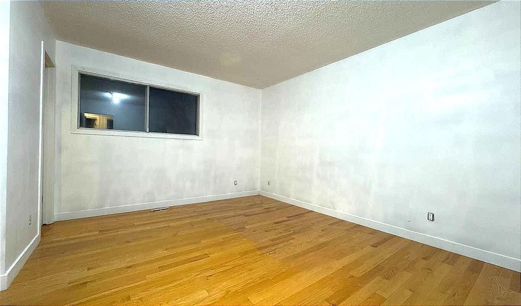6111 26 Avenue Ne, Calgary, AB - Indoor Photo Showing Other Room
