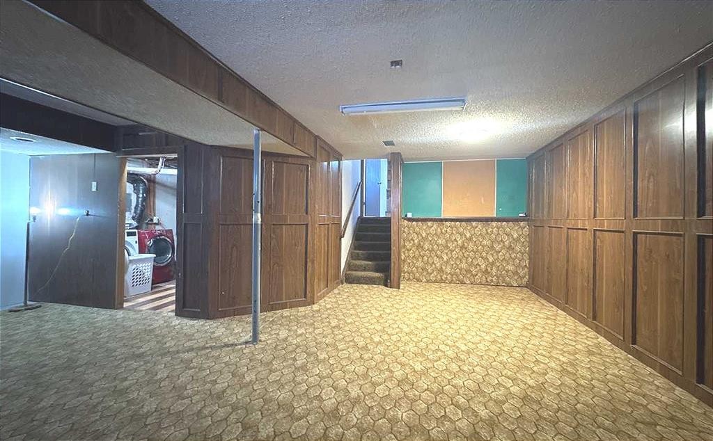 6111 26 Avenue Ne, Calgary, AB - Indoor Photo Showing Other Room