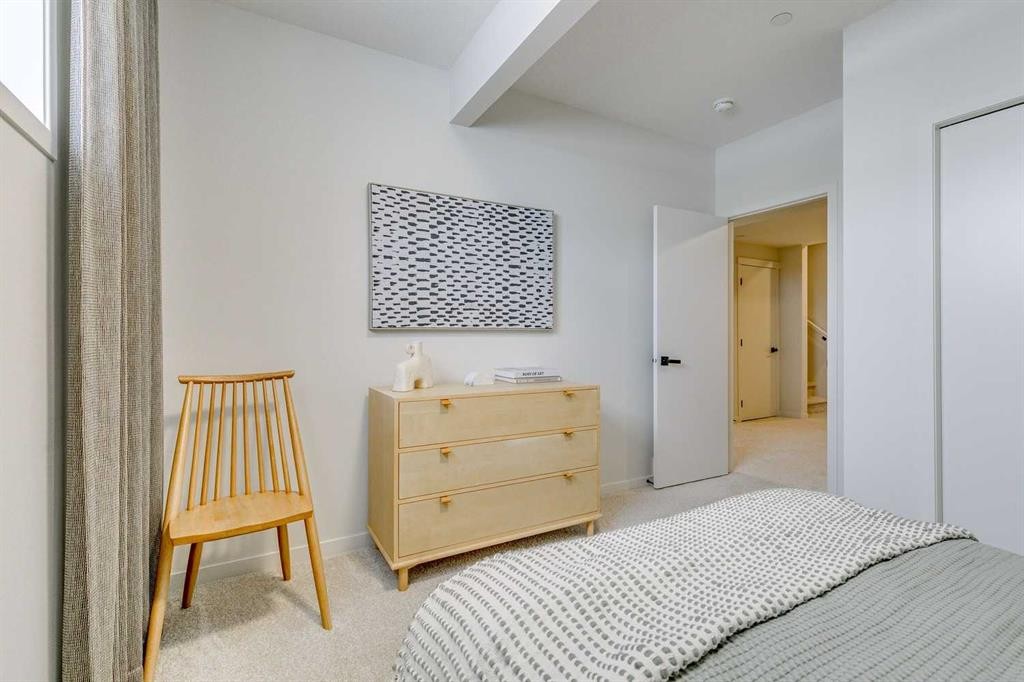 227 Lucas Common Nw, Calgary, AB - Indoor Photo Showing Bedroom