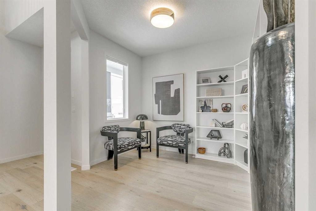 227 Lucas Common Nw, Calgary, AB - Indoor Photo Showing Other Room