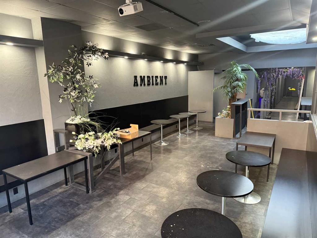 201-111 2 Avenue Se, Calgary, AB