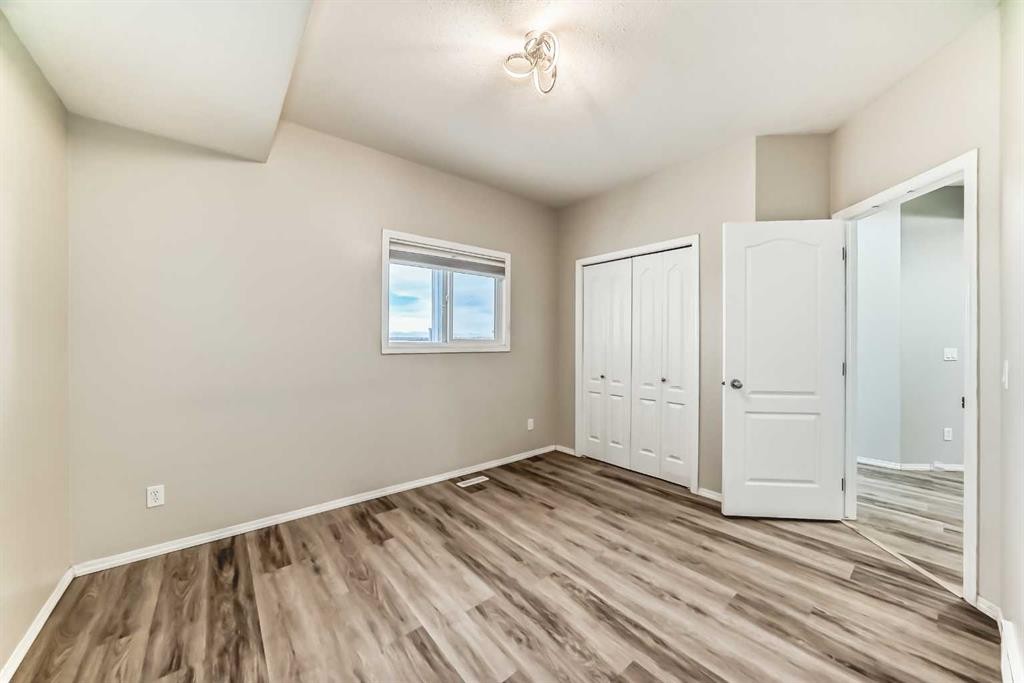 415 Sunrise Terrace Ne, High River, AB - Indoor Photo Showing Other Room