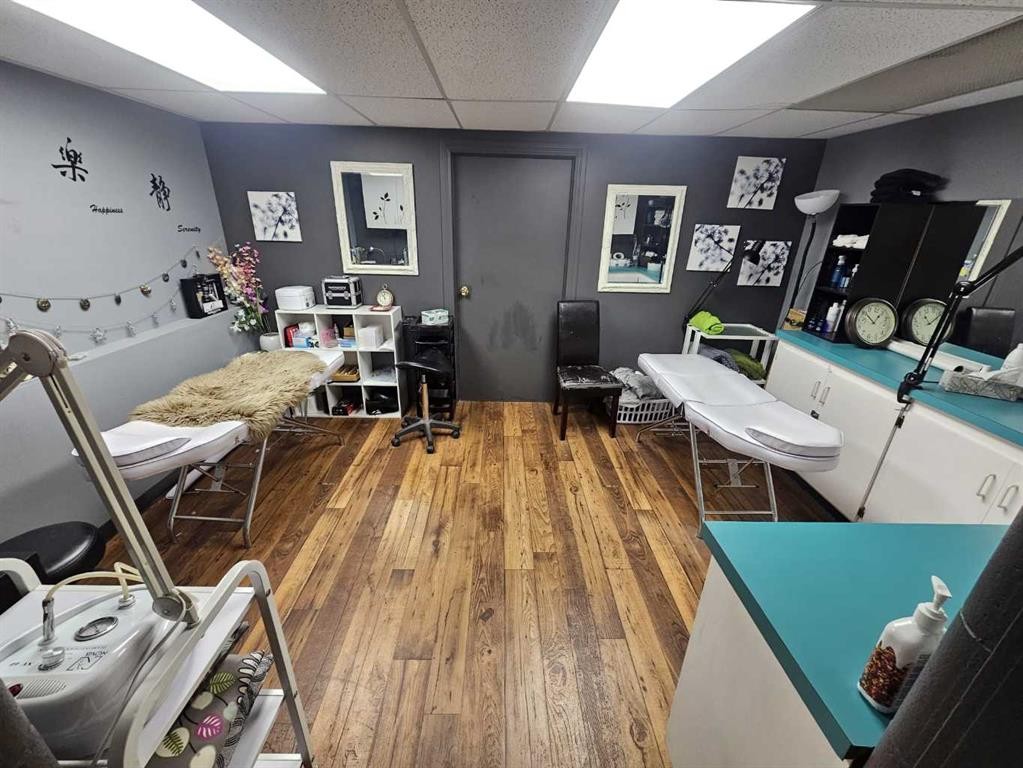 724 23 Street North, Lethbridge, AB