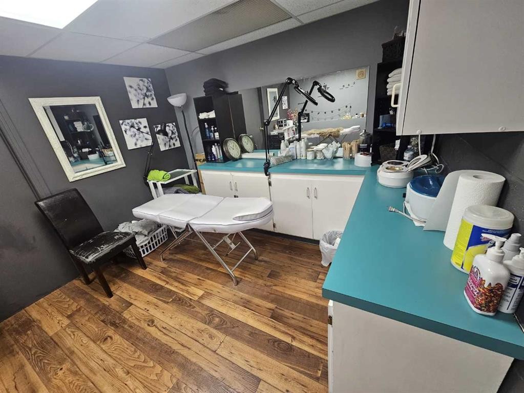 724 23 Street North, Lethbridge, AB