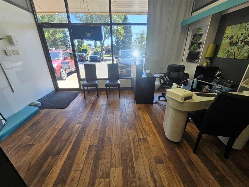 724 23 Street North, Lethbridge, AB