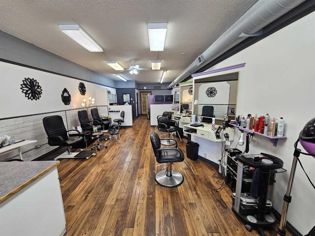 724 23 Street North, Lethbridge, AB