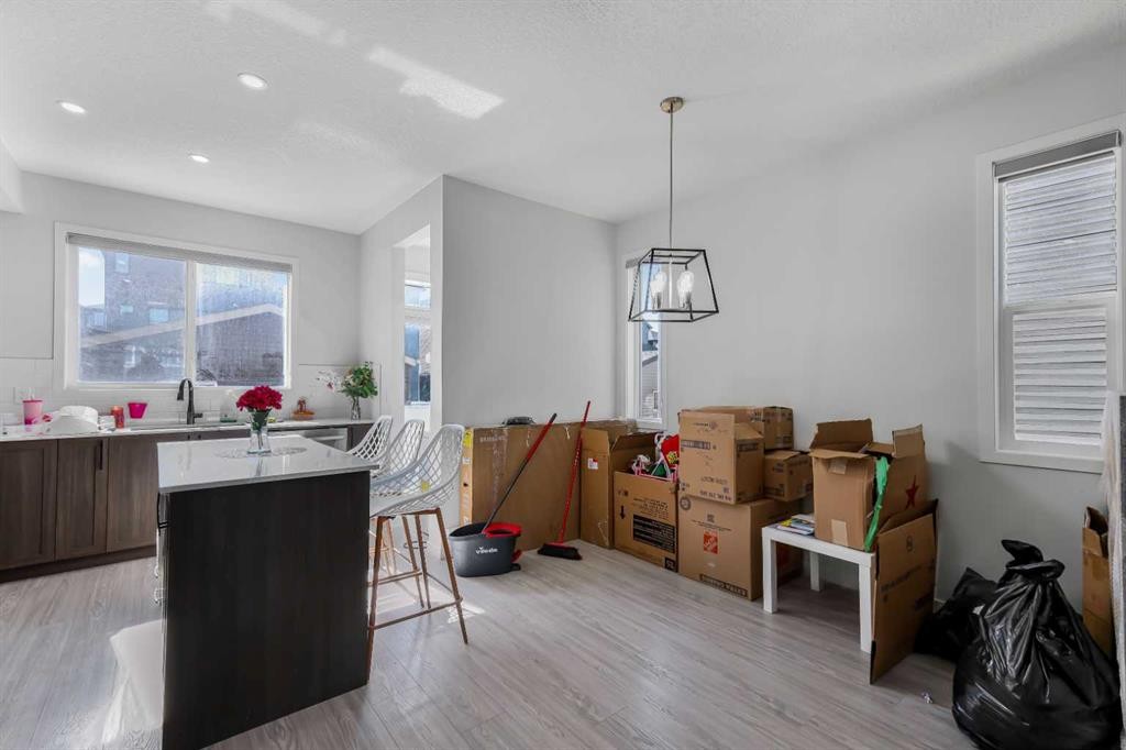 15 Edith Passage Nw, Calgary, AB - Indoor