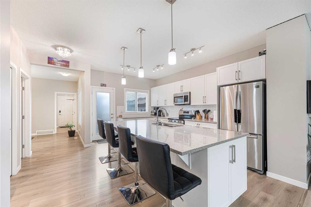 25 Cornerstone Manor Ne, Calgary, AB - Indoor Photo Showing Kitchen With Upgraded Kitchen