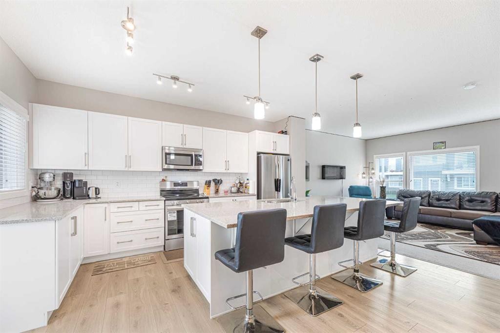 25 Cornerstone Manor Ne, Calgary, AB - Indoor Photo Showing Kitchen With Upgraded Kitchen