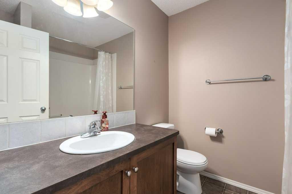 1102 Prairie Sound Circle Nw, High River, AB - Indoor Photo Showing Bathroom