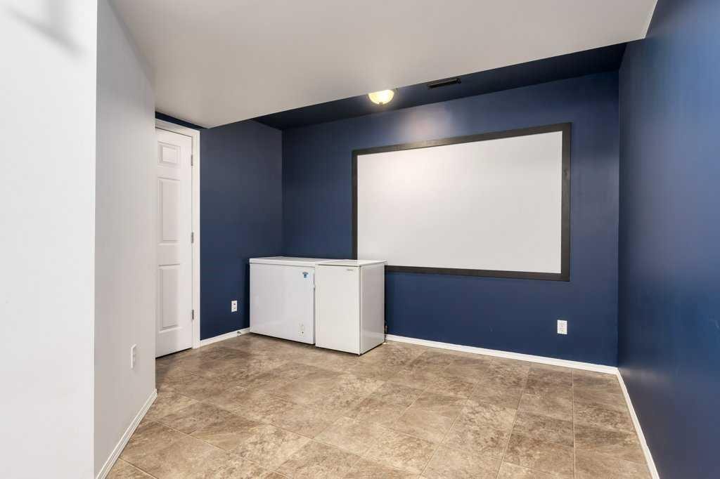 1102 Prairie Sound Circle Nw, High River, AB - Indoor Photo Showing Other Room