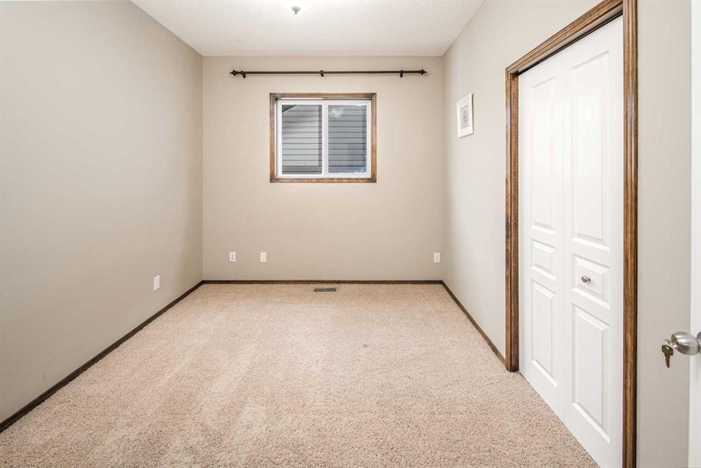 164 Everbrook Drive Sw, Calgary, AB - Indoor Photo Showing Other Room