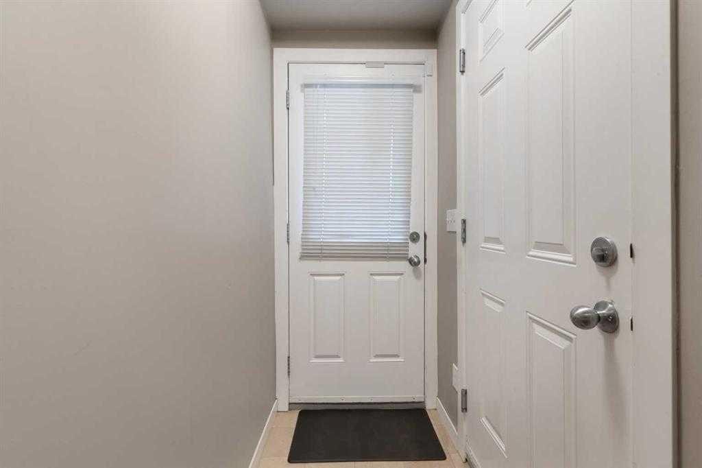 34 New Brighton Point Se, Calgary, AB - Indoor Photo Showing Other Room