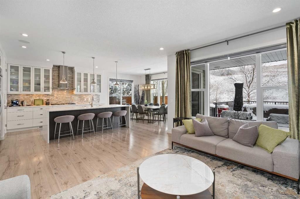 81 Cranbrook Place Se, Calgary, AB - Indoor Photo Showing Living Room