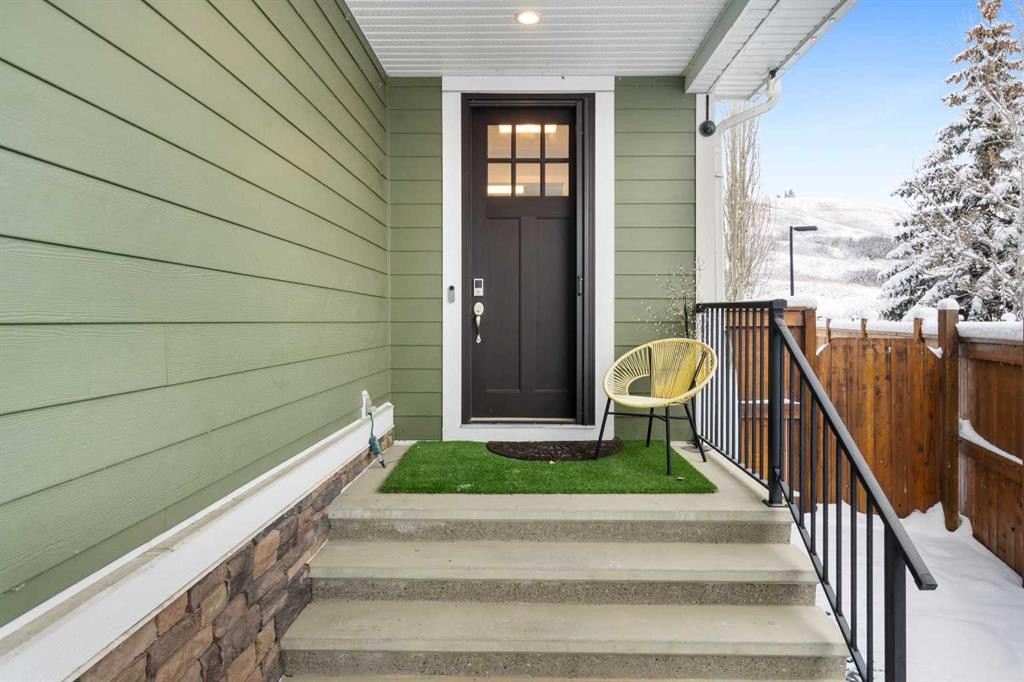 81 Cranbrook Place Se, Calgary, AB - Outdoor With Exterior