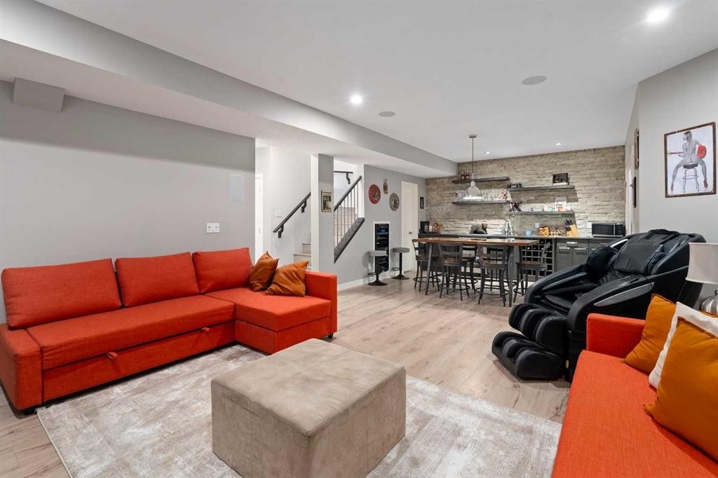 81 Cranbrook Place Se, Calgary, AB - Indoor Photo Showing Living Room