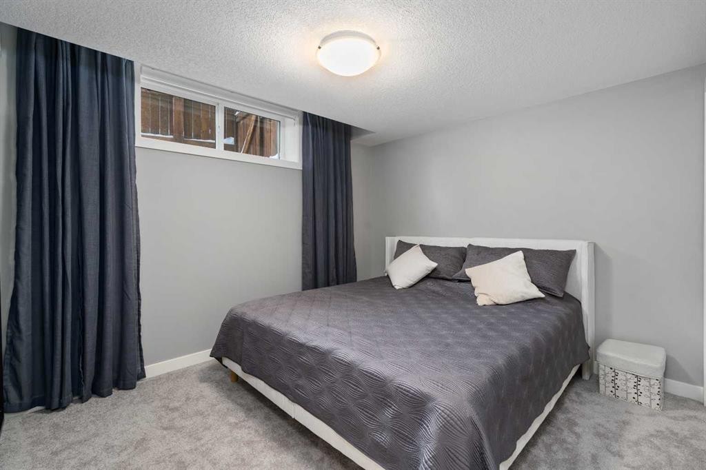 81 Cranbrook Place Se, Calgary, AB - Indoor Photo Showing Bedroom