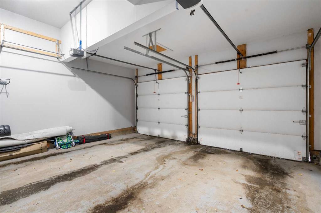 81 Cranbrook Place Se, Calgary, AB - Indoor Photo Showing Garage