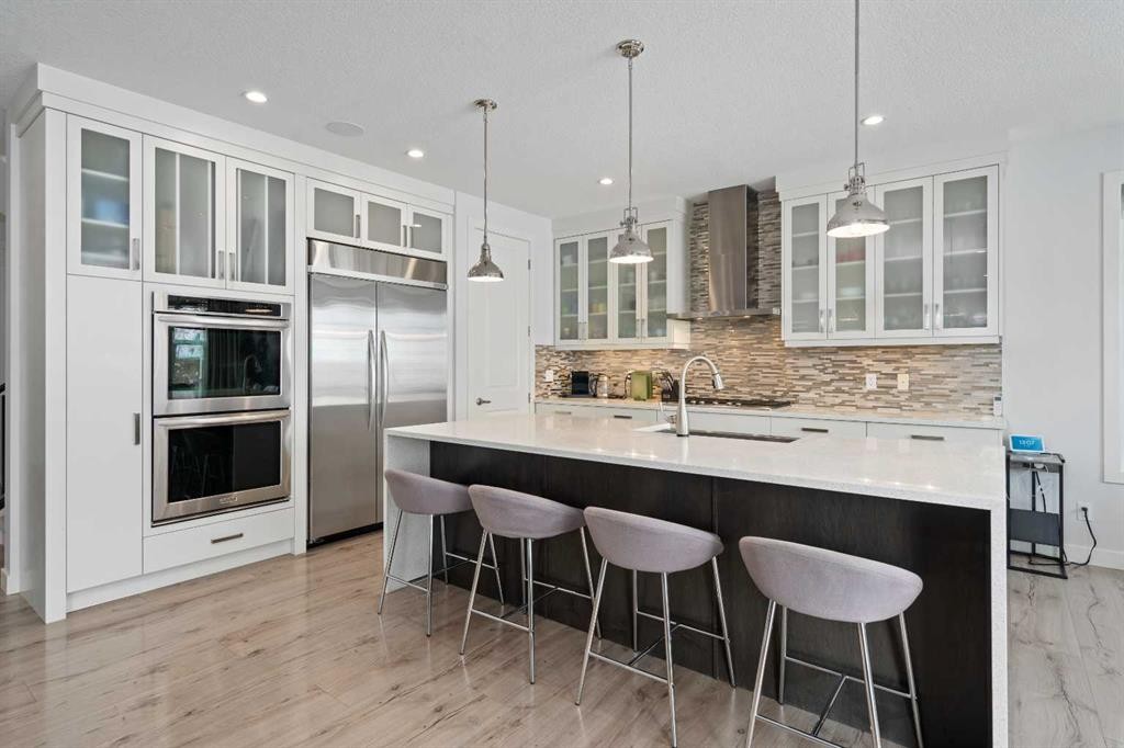 81 Cranbrook Place Se, Calgary, AB - Indoor Photo Showing Kitchen With Upgraded Kitchen