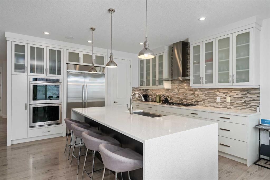 81 Cranbrook Place Se, Calgary, AB - Indoor Photo Showing Kitchen With Upgraded Kitchen