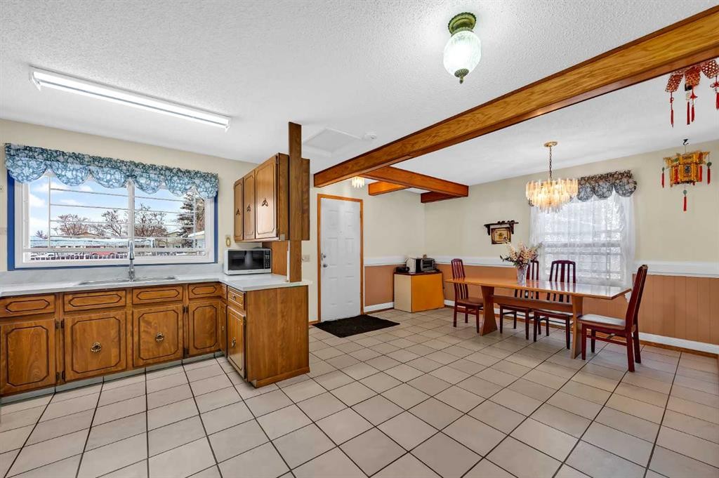 12 Whitaker Close Ne, Calgary, AB - Indoor