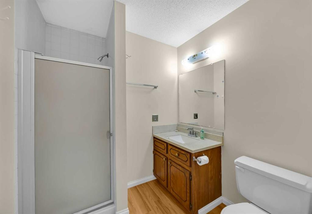12 Whitaker Close Ne, Calgary, AB - Indoor Photo Showing Bathroom