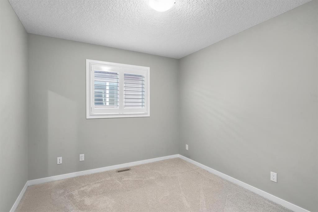 236 Walden Heights Se, Calgary, AB - Indoor Photo Showing Other Room