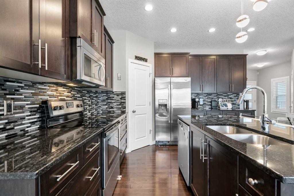 236 Walden Heights Se, Calgary, AB - Indoor Photo Showing Kitchen With Stainless Steel Kitchen With Double Sink With Upgraded Kitchen