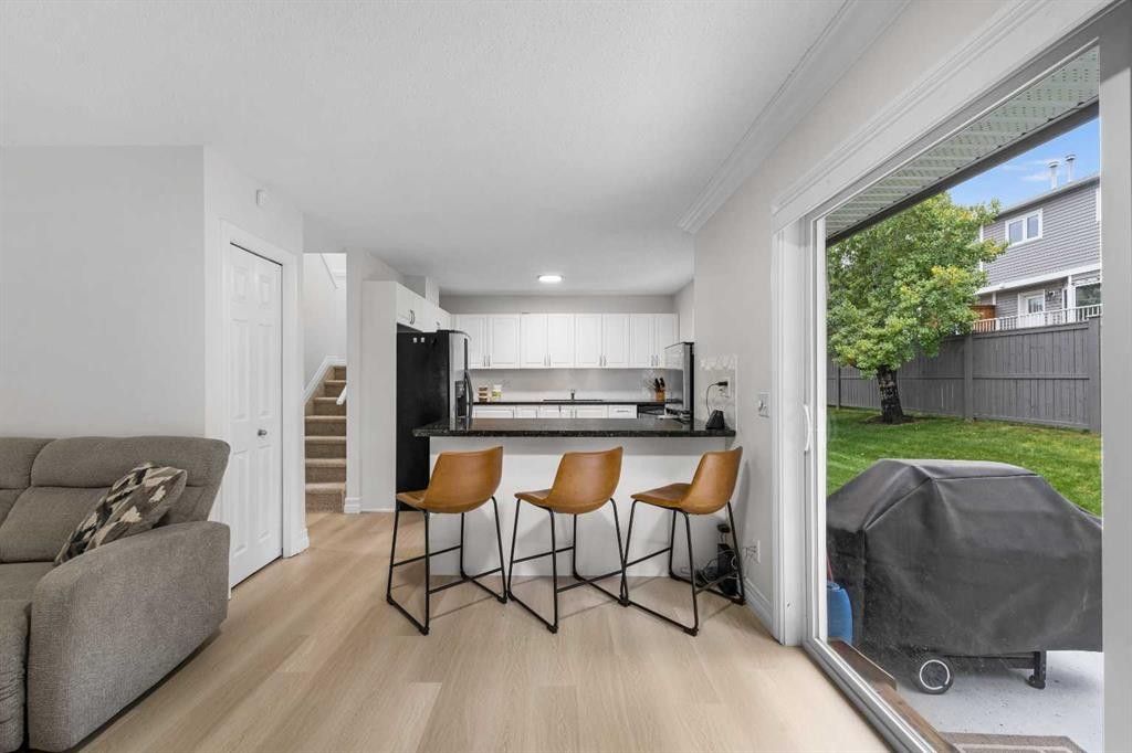 27 Cedarwood Lane Sw, Calgary, AB - Indoor