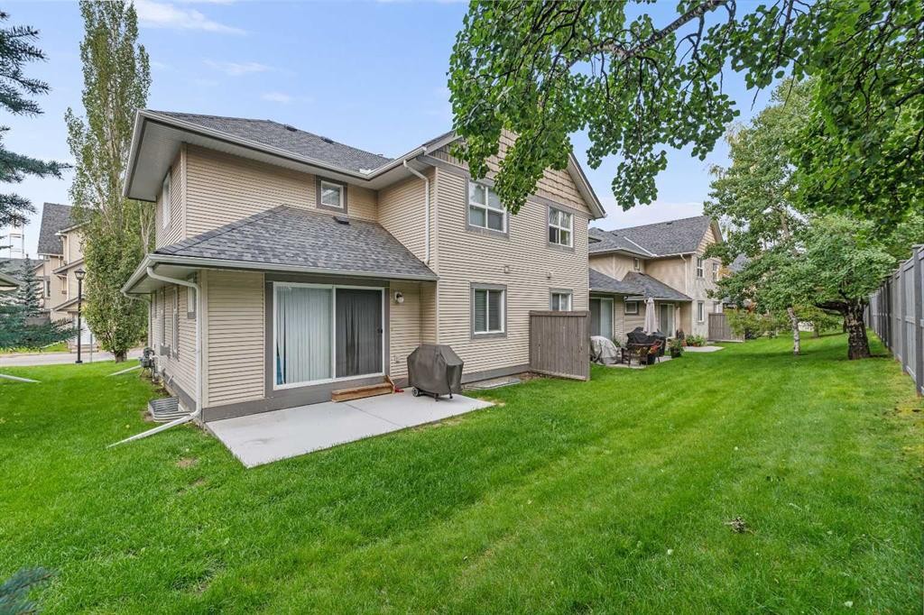 27 Cedarwood Lane Sw, Calgary, AB - Outdoor With Exterior