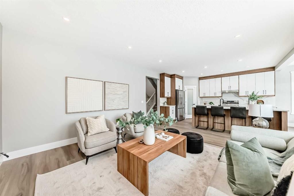 101 Auburn Springs Park Se, Calgary, AB - Indoor Photo Showing Living Room