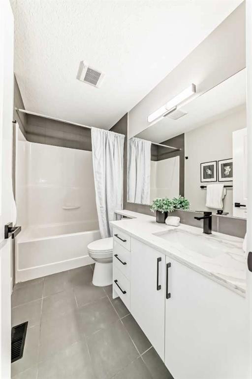 101 Auburn Springs Park Se, Calgary, AB - Indoor Photo Showing Bathroom