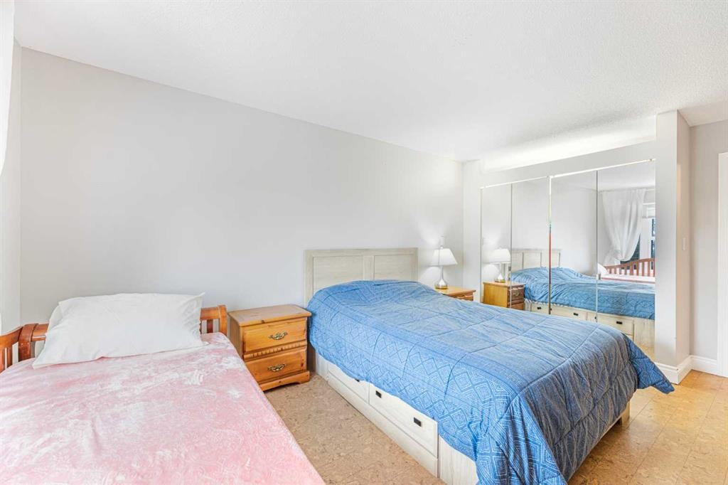 410-3730 50 Street Nw, Calgary, AB - Indoor Photo Showing Bedroom